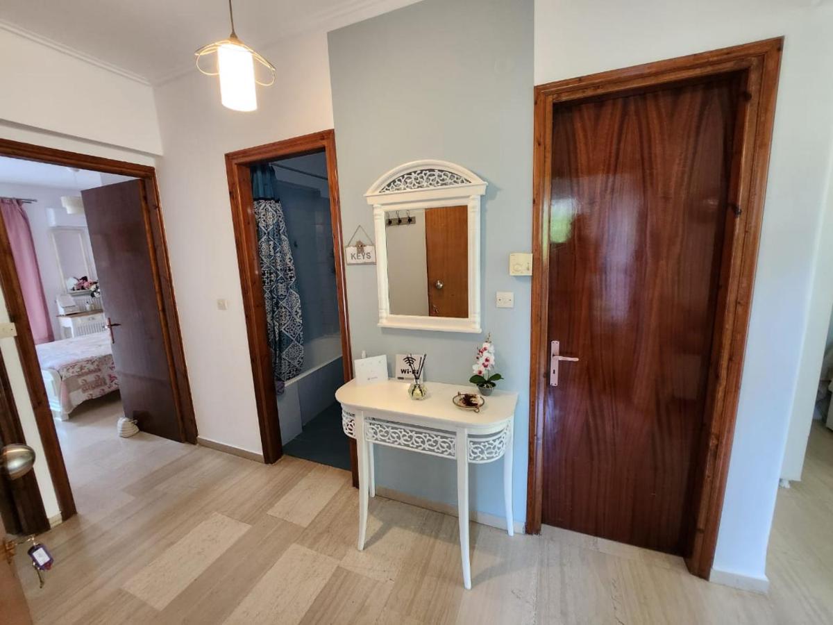 Queen Aspri Apartment 3' Min To The Beach! 安迪基拉 外观 照片