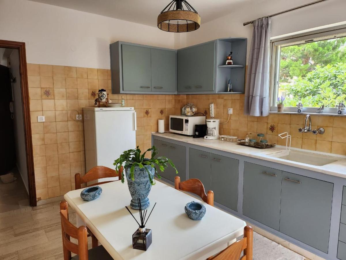 Queen Aspri Apartment 3' Min To The Beach! 安迪基拉 外观 照片