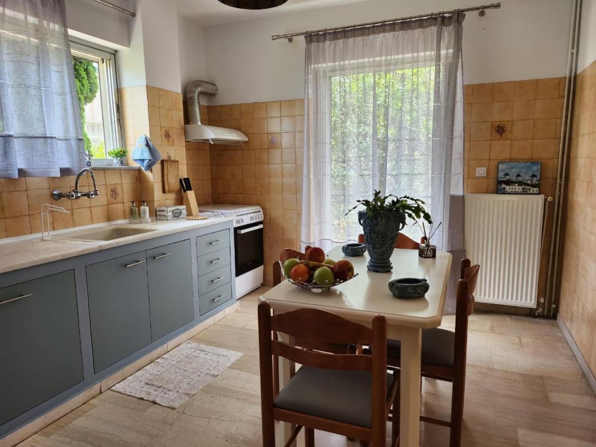 Queen Aspri Apartment 3' Min To The Beach! 安迪基拉 外观 照片