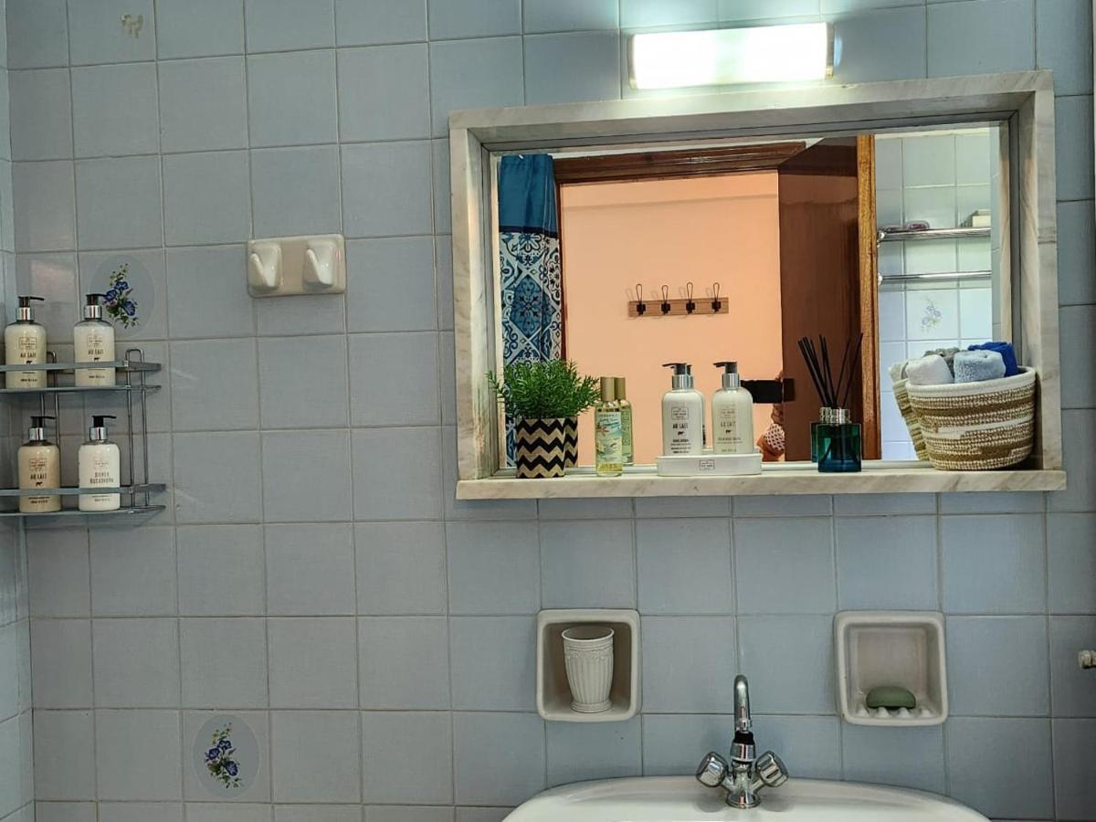 Queen Aspri Apartment 3' Min To The Beach! 安迪基拉 外观 照片